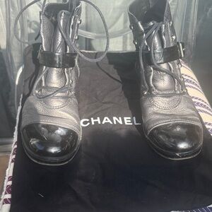 CHANEL Glossy Black Leather Ankle Boots